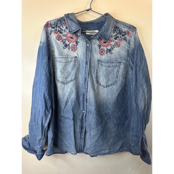 Tops - Denim Button Down Shirt Floral Embroidered Western Style Top